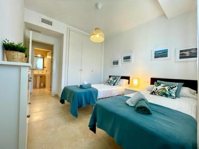 Gatu Premium Racimo, Terraza, Piscina, Aire Ac, Wifi Y Parking " Preferente Mayores De 25 Anos Y Familias " El Puerto de Santa Maria Luaran gambar
