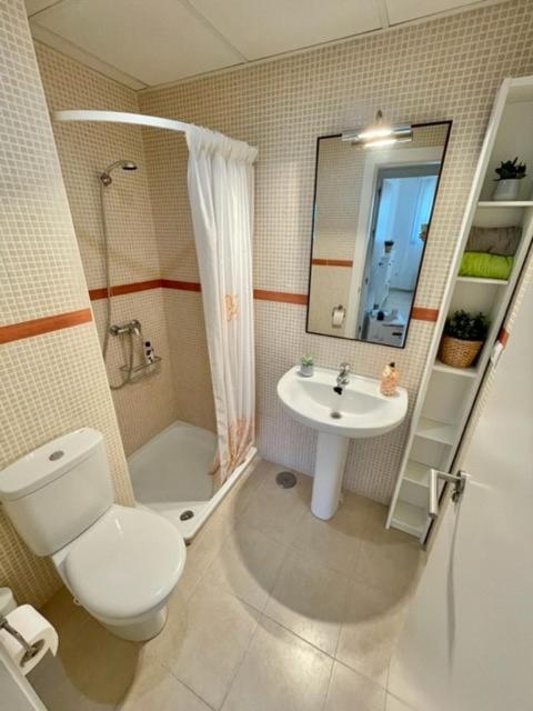 Gatu Premium Racimo, Terraza, Piscina, Aire Ac, Wifi Y Parking " Preferente Mayores De 25 Anos Y Familias " El Puerto de Santa Maria Luaran gambar