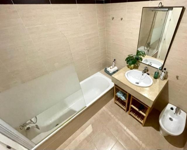 Gatu Premium Racimo, Terraza, Piscina, Aire Ac, Wifi Y Parking " Preferente Mayores De 25 Anos Y Familias " El Puerto de Santa Maria Luaran gambar
